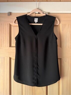 NIC+ZOE Black V-Neck Sleeveless Blouse